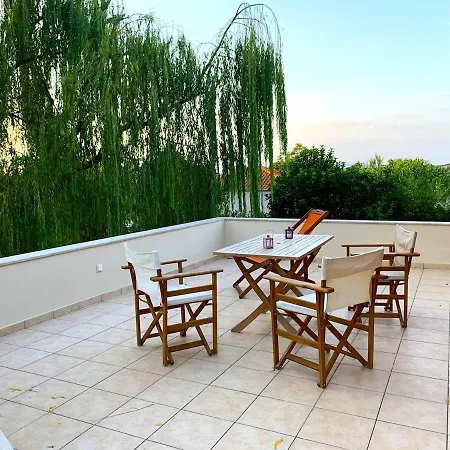 το σπίτι της κλαίουσας House Of Weeping Willow Villa