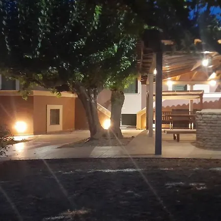 το σπίτι της κλαίουσας House Of Weeping Willow * Agios Georgios (Istiaia-Aidipsos)